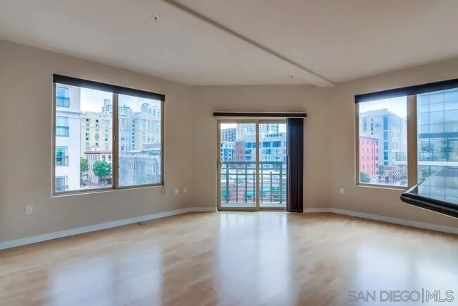 Building Photo - 330 J St