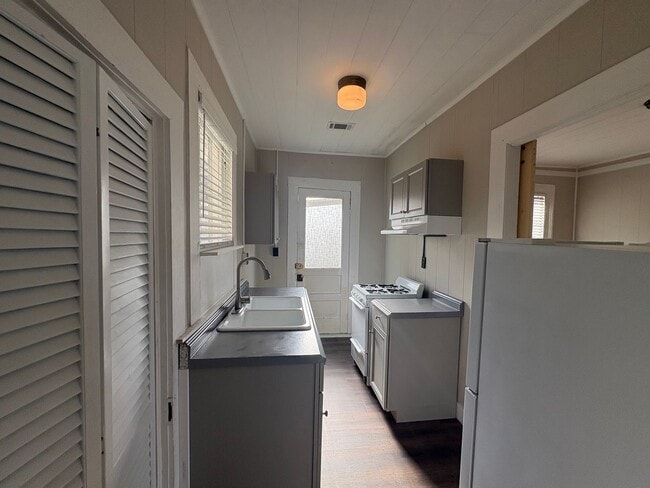 Photo - 1020 Adams St Unit 3