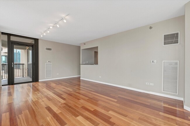 Photo - 400 N La Salle Dr Unidad 3208