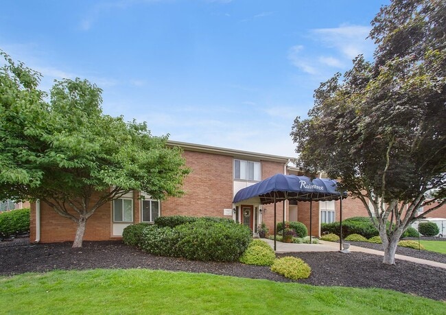 Clubhouse at Falcon Creek Apartment homes