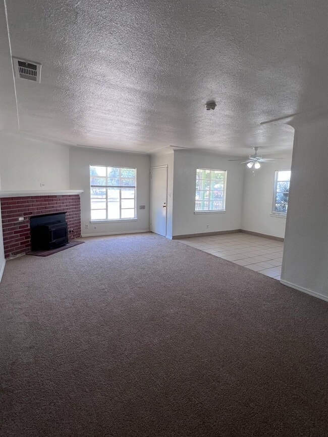 Photo - 2905 E Lamona Ave