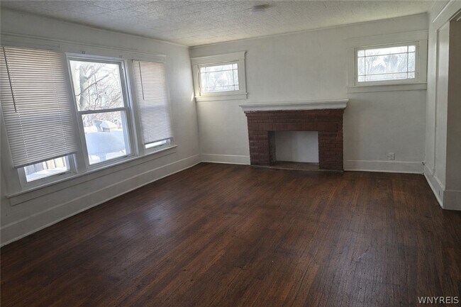 Photo - 196 Englewood Ave