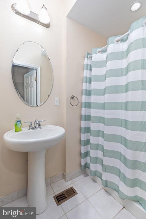 Photo - 2900 Lomond Pl