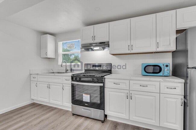 Photo - 551 Hichborn St