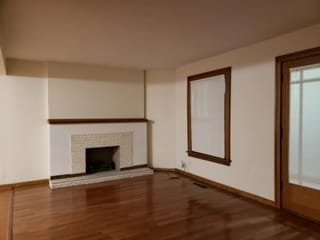 Sala de estar - 446 W Grand Ave