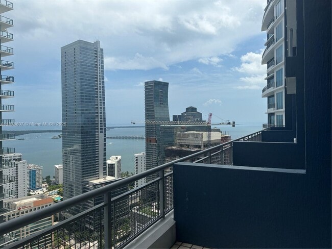 Building Photo - 60 SW 13th St Unit 4010 Rental