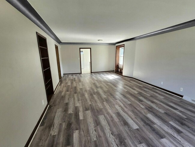 Photo - 18314 Chagrin Blvd