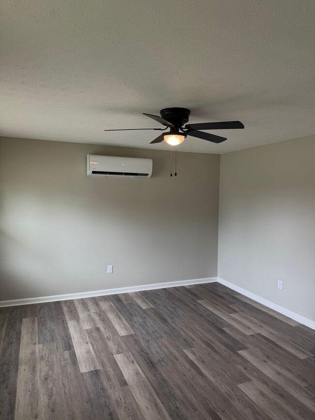 4405 Diddle Dr Unit 4405 Diddle Dr. Apt B