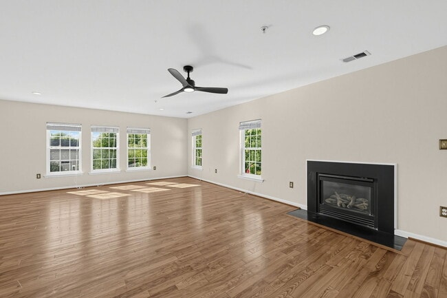 12014 Crestwood Ave S