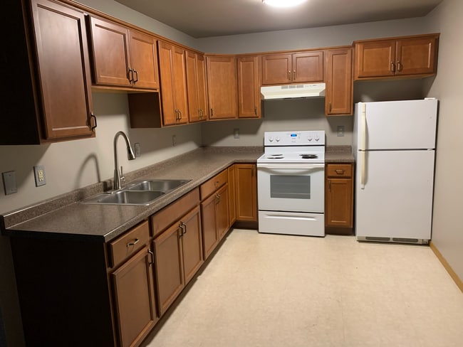 Building Photo - Iowa Ave Unit 13