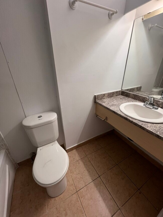 Photo - 263 MacLaren St