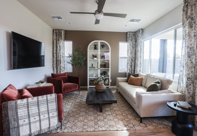 Photo - Tricon Hudson Crossing