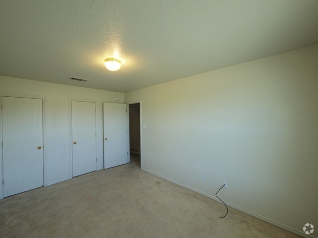 Building Photo - 2604 Alma Dr Unit A Rental