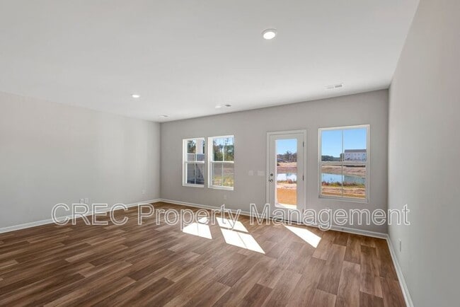 Photo - 790 Ridgley Dr