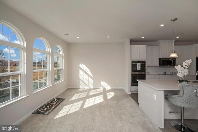 Photo - 7977 Independence Dr