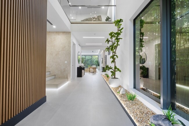 Photo - 807 SW 12th Ave