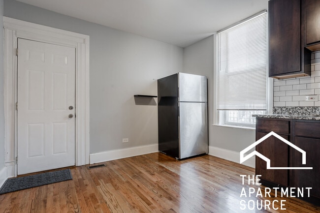 Photo - 3614 W George St Apartment Unit 2r