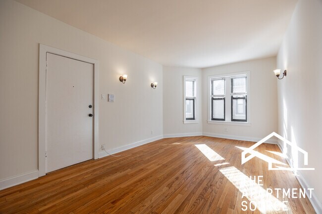 4038 N Ashland Ave