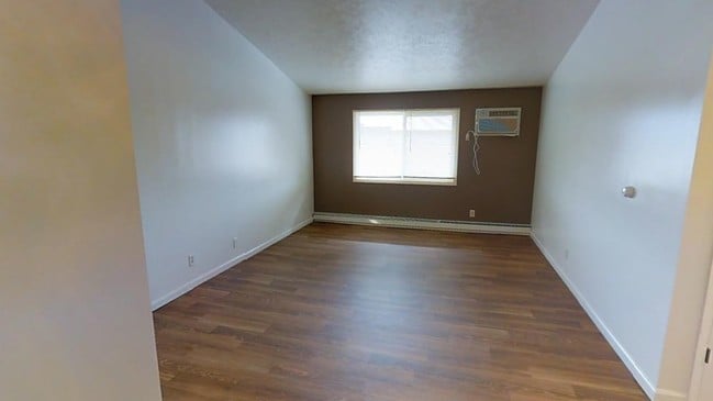 Photo - Fairway Apartments