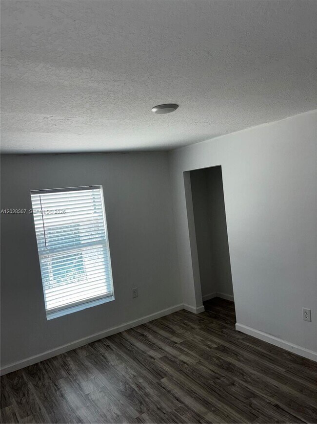 Photo - 2650 Degroodt Rd SW