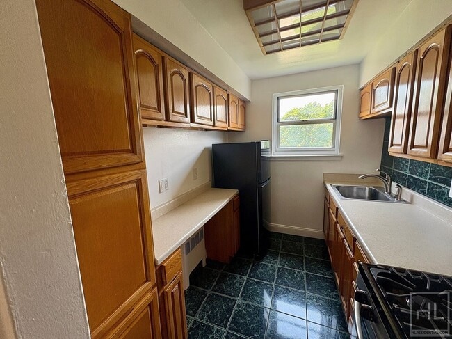 Building Photo - Spruce Street Unit 2 Rental