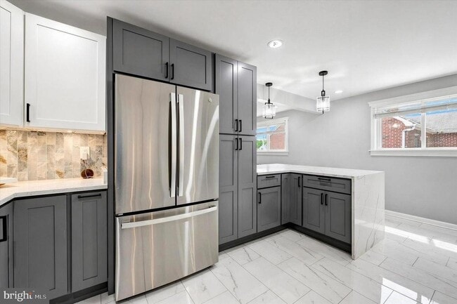 Photo - 1806 Middleborough Rd