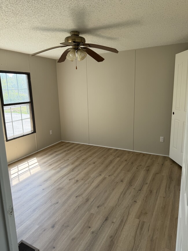 Photo - 363 Rolan Gooch Rd