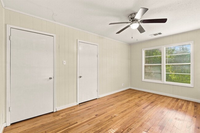 Photo - 1914 Oaklawn Dr