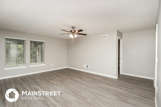 Photo - 12510 Oak Point