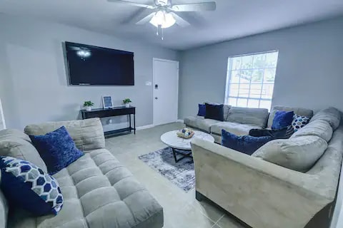 Building Photo - 18 S Catherine St