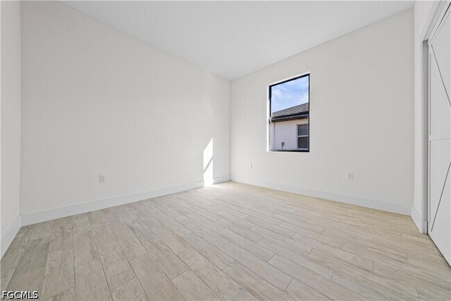 Photo - 2222 Kenneth Ave S