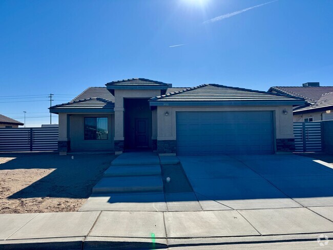 Building Photo - Furnished Three Bedroom San Luis AZ. Home