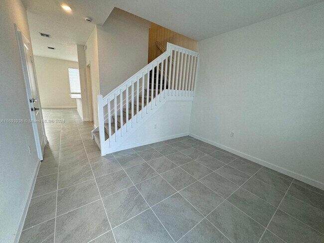 Photo - 724 SE 13th Street Cir