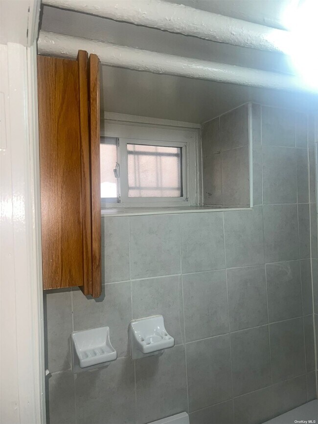 Photo - 377 E 31st St