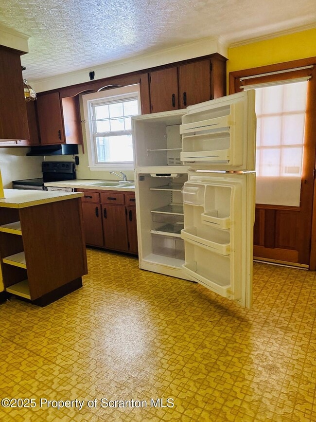 Photo - 209 W Grace St