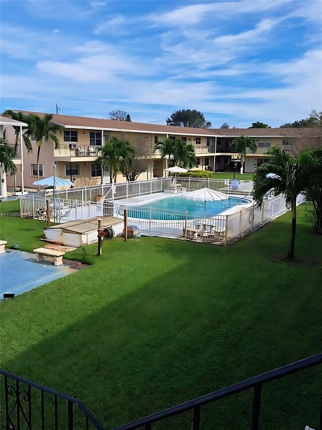 Photo - 7401 Pines Blvd Unidad #209 UPDATED Rental