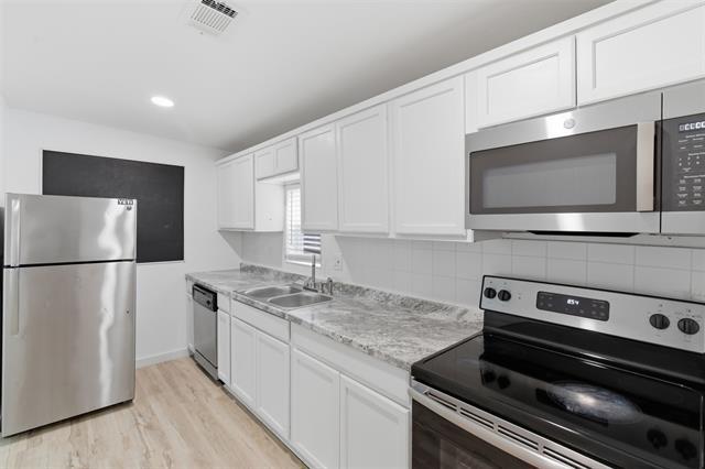 Photo - 1046 W Collins St