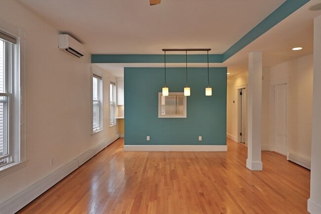 Photo - 84 Tremont St House