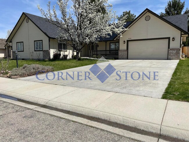 Pet Friendly Home with Fully Fenced Yard! - Pet Friendly Home with Fully Fenced Yard!