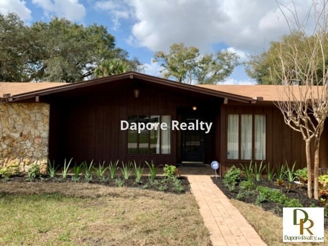 Photo - Large 4 Bedroom with NEW Flooring, Oversized Lot