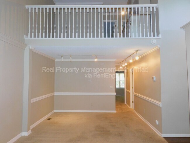 Photo - 22 Milpond Ln