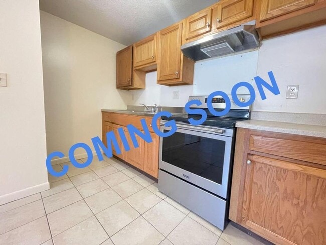 Building Photo - 181 Loudon Rd Unit Apt 202