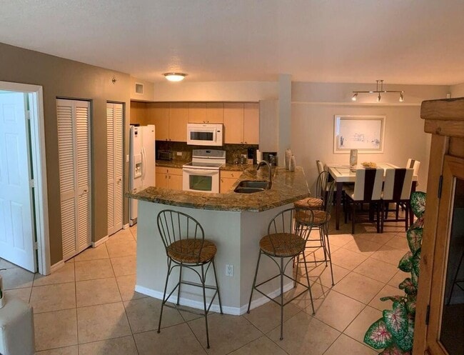 Photo - 805 Villa Cir