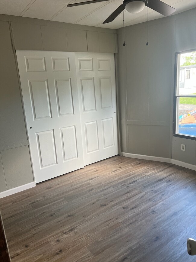 Photo - 252 Golden Crest Dr