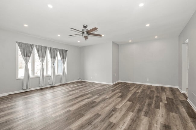 Photo - 8340 W Lincoln Hwy