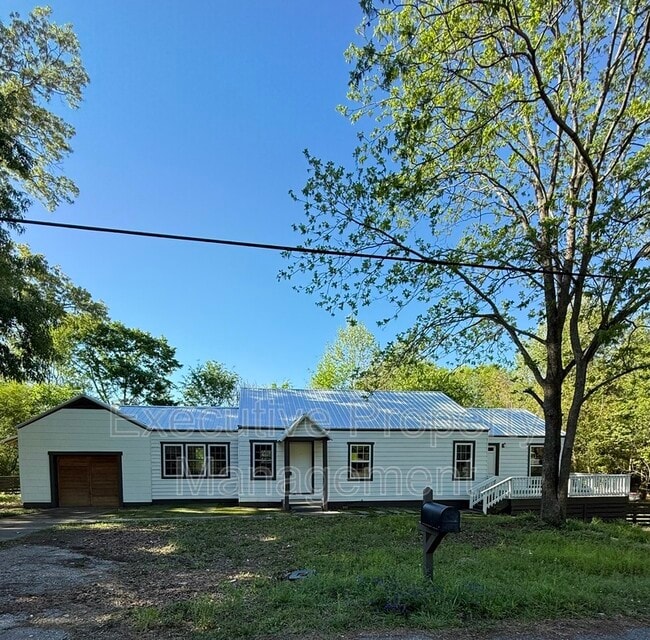 Building Photo - 617 8th Ave