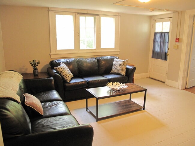 315 Thurston Ave Unit terrace