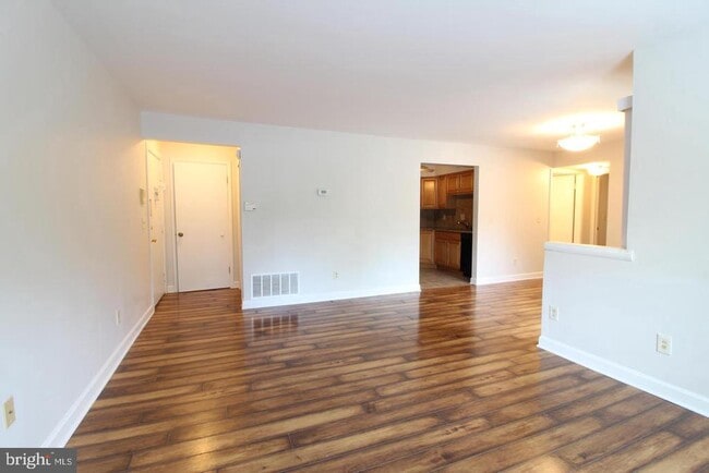 Photo - 3123 Sayre Dr
