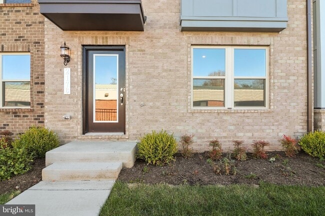 Photo - 2176 Glacier Rd