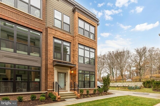 Photo - 5414 Goshawk Aly